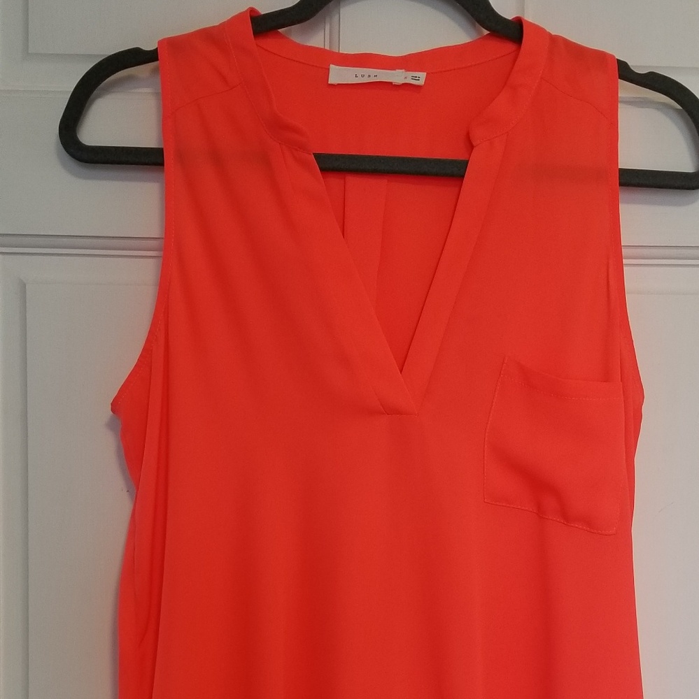 Sleeveless shirt (M)